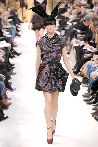 Vestido puf estampado con lazo Louis Vuitton